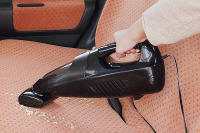 サンワサプライ、車内清掃に便利なサイクロン式ハンディクリーナーを発売 画像
