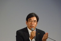 日産 坂本副社長「2020年ごろ法人向けに商品化」…エタノール燃料のFCV技術 画像