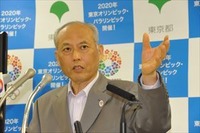【新聞ウォッチ】厳しい表情で辞職する舛添知事、株主のエールに感涙する豊田社長 画像