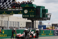 【新聞ウォッチ】ルマン24時間、残り3分の悲劇、トヨタ初優勝逃す 画像