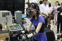 生産現場にもVR? 自動車のエンジン組み立てる“バーチャル工場” 画像