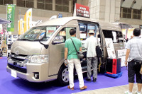 【東京キャンピングカーショー16】走るオール電化住宅か、野営どまんなかタイプか…ガスor電池? 画像