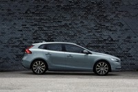 ボルボ、新型 V40 シリーズを発売…フロントフェイス一新 画像