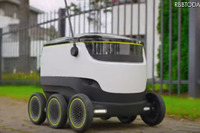 歩道を走るデリバリーロボット、欧州5都市でテスト開始 画像