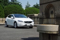 ボルボ V40 改良新型…まるでフルモデルチェンジ？　最新内外装を見る［写真蔵］ 画像