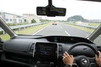 【日産 プロパイロット】東名高速の300Rを100km/hで曲がれるか? 画像