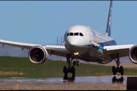 ANA仕様の 787-9 デモ飛行を空中撮影［動画］ 画像