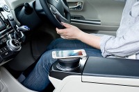 サンワサプライ、傾斜70度にも耐えるスマホ滑り止めシートを発売 画像