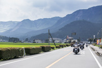 300台のハーレーが阿蘇に集結! 復興願う 画像