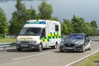 ジャガー・ランドローバーの自動運転車、4つのコネクテッド技術を発表 画像