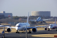 成田国際空港、航空機発着回数や航空旅客人数が過去最高 上半期 画像