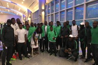 立ち往生のサッカーナイジェリア代表、デルタ航空のチャーター便で五輪へ［動画］ 画像