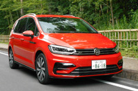 【VW ゴルフトゥーラン 試乗】Rラインで印象ガラリ、胸のすく走りっぷり…岩貞るみこ 画像