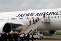 リオ五輪選手団や都知事を乗せたJAL・ANA機、羽田着…吉田沙保里は“スタボー側”から 画像