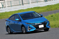 【トヨタ プリウスPHV 試乗】「普段はEV、長距離レジャーはHV」具現化したミライ型プリウス…諸星陽一 画像