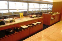 JAL、中部国際空港の国際線サクララウンジをリニューアル…CoCo壱番屋カレーも提供 画像