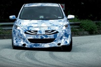 ヒュンダイの高性能ブランド「N」、開発車両を公開… コーナーを攻める 画像
