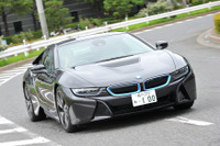 【BMW i8 試乗】スーパーカーのようでスーパーカーに非ず…中村孝仁 画像
