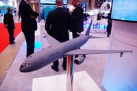 【国際航空宇宙展16】ボーイング、KC46A の空中給油シミュレーターを展示 画像