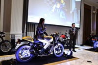 【ボンネビルT100&ストリートカップ】トライアンフが本邦初披露…水冷エンジン搭載 画像