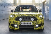 出した! MINI クロスオーバー 次期型、プロトタイプの写真を公表 画像