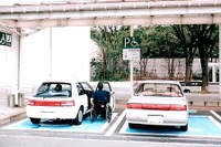【新聞ウォッチ】自動車ユーザーは大歓迎「高速料金値下げ案浮上」 画像