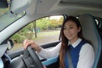 くるまマイスター検定アンバサダー 塚本奈々美、新型トゥインゴ に乗る[動画] 画像