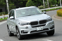 【BMW X5 xDrive40e 試乗】クラス相応のゆったり感がいい…島崎七生人 画像