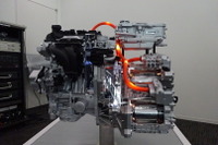 【日産 ノートe-POWER】燃費はクラス最高の37.2km/リットル…リーフ と同じモーター採用 画像