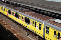 「春日部でしんちゃんに会える」 県市・鉄道・出版がコラボ、25周年祝う 画像