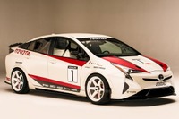 【SEMAショー16】トヨタ プリウス にサーキット仕様…旋回性能はスーパーカー並み 画像