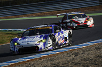 【SUPER GT 最終もてぎ連戦】第8戦決勝GT300…土屋武士&松井孝允のVivaC 86 MCが感動の王座初戴冠 画像