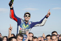 【MotoGP 最終戦】ロレンソがヤマハでのラストレースで優勝、ホンダの三冠を阻止 画像