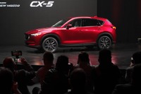 【ロサンゼルスモーターショー16】マツダ CX-5 新型…日本の美意識を造形に［詳細画像］ 画像