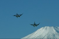 空飛ぶ2匹のマンタ、日本の絶景を紹介［動画］ 画像