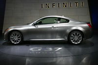 【ニューヨークモーターショー07】G37/スカイライン クーペの“踊る光” 画像
