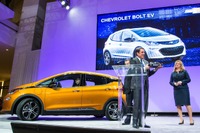 【デトロイトモーターショー2017】ボルト EV、北米カーオブザイヤー受賞 画像