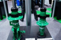【東京オートサロン2017】TEIN、開発中の新製品は純正品と同形状のショックアブソーバー 画像