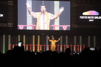 【東京オートサロン2017】オープニングセレモニーにピコ太郎が登場…35回目のカスタムカーの祭典 画像