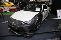 【東京オートサロン2017】86 に軽量カーボンのロングノーズ仕様…TRD 画像