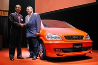 【スバル『トラヴィック』】2.2リットル輸入ミニバンがたったの199万円! 画像