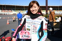 ロードレース界のマドンナ、岡崎静夏がポケバイで激走！ 画像