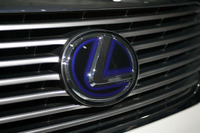 【レクサス LS600h 発表】専用デザイン 画像