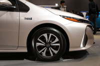 【トヨタ プリウスPHV 新型】ダンロップ ENASAVE EC300＋を新車装着 画像