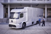 メルセデス、大型EVトラックの実地テスト…2017年内に引き渡しを計画 画像