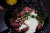 女性視点だからって甘くない…すた丼に攻めの春限定メニュー 3月1日から 画像