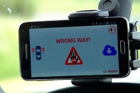 【MWC 2017】ボッシュ、逆走車警告システムを発表…クラウドベースで素早い警告 画像