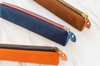 レクサス LFA のシートレザーを使ったペンケース、限定色を3月3日より発売 画像