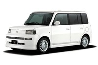ホワイトの『bB』もカッコいいよ---クリスタル調の特別装備車 画像