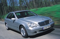 【新Cクラス日本上陸!!】英『AUTOCAR』誌の試乗レポート(その1)「紳士も飛んで喜ぶ完成度」 画像